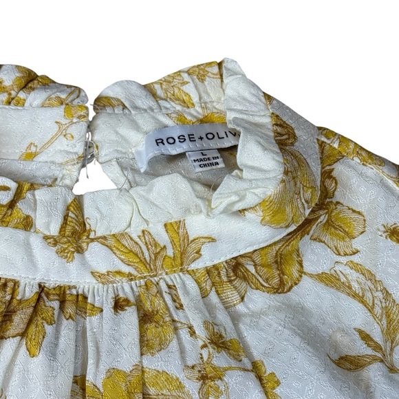 Rose + Olive Top Womens Size L White Gold Floral Flutter Sleeve Blouse Ruffle - Picture 2 of 3